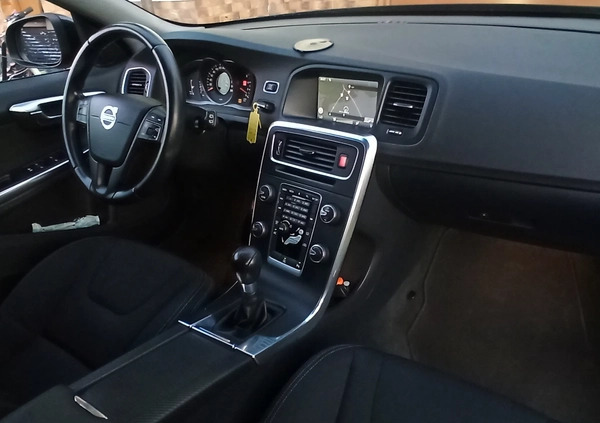 Volvo V60 cena 31600 przebieg: 233114, rok produkcji 2013 z Choszczno małe 596